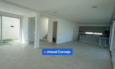 Casa en  venta - 4 dormitorios y pileta. Barrio Riberas