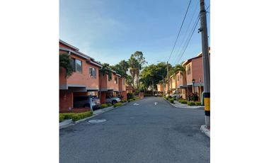 CASA DE 3 NIVELES EN ITAGUI SECTOR SURAMERICA