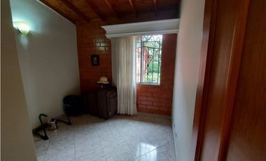 CASA DE 3 NIVELES EN ITAGUI SECTOR SURAMERICA