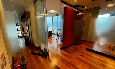 Santa Barbara, Arriendo Oficina 242 M, Piso 15