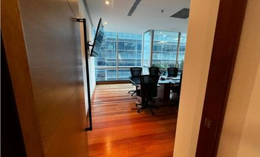 Santa Barbara, Arriendo Oficina 242 M, Piso 15