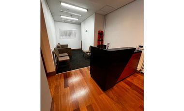 Santa Barbara, Arriendo Oficina 242 M, Piso 15