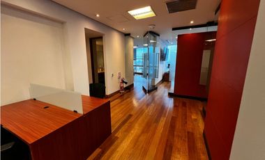Santa Barbara, Arriendo Oficina 242 M, Piso 15