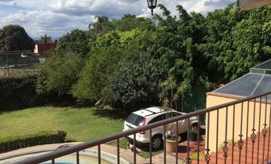 Casa en venta con hermoso Jardín y Alberca, Huertas la Palma, Jiutepec, Morelos