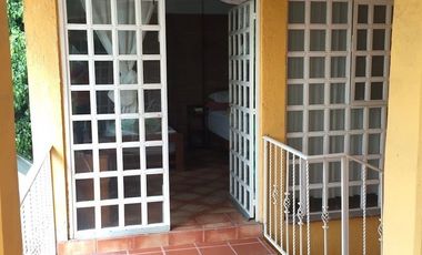 Casa en venta con hermoso Jardín y Alberca, Huertas la Palma, Jiutepec, Morelos