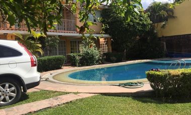Casa en venta con hermoso Jardín y Alberca, Huertas la Palma, Jiutepec, Morelos