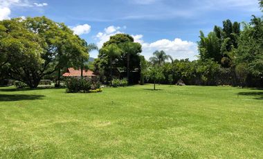 CASA-TERRENO EN CENTRO DE JIUTEPEC
