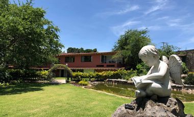 CASA-TERRENO EN CENTRO DE JIUTEPEC