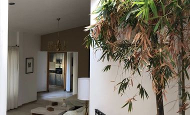 CASA-TERRENO EN CENTRO DE JIUTEPEC