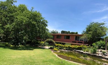 CASA-TERRENO EN CENTRO DE JIUTEPEC
