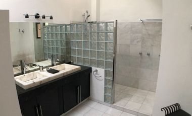 CASA-TERRENO EN CENTRO DE JIUTEPEC