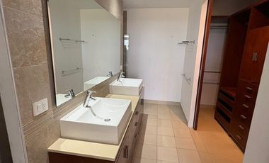 Departamento en Renta con vista al campo de golf Yucatán Country Club
