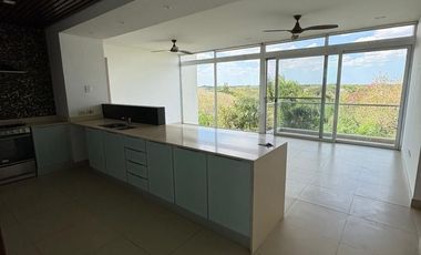 Departamento en Renta con vista al campo de golf Yucatán Country Club