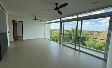 Departamento en Renta con vista al campo de golf Yucatán Country Club