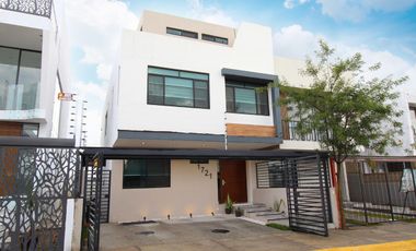 Casa en Venta en Parques Vallarta Zapopan Jalisco