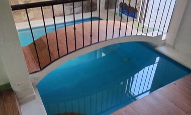 SE VENDE CASA DE 3 NIVELES CON ALBERCA