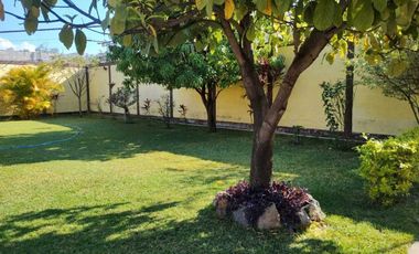 SE VENDE CASA CON TERRENO DE 600  MTS.