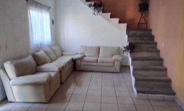 SE VENDE CASA CON TERRENO DE 600  MTS.