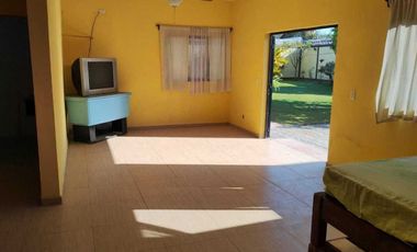 SE VENDE CASA CON TERRENO DE 600  MTS.