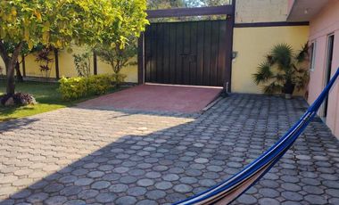 SE VENDE CASA CON TERRENO DE 600  MTS.