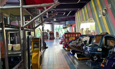 RENTA LOCAL CON TERRAZA EN COSMOCENTRO CONTIGUO PLAZOLETA DE COMIDAS