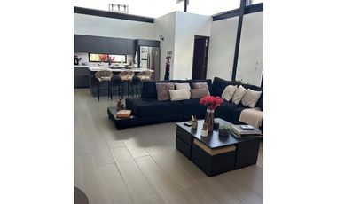 Venta de casa en el retiro