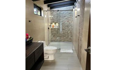 Venta de casa en el retiro