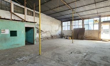 VENTA DE CASA PARA REMODELAR EN  TLAHUAC, A UNOS METROS DEL METRO LOS OLIVOS