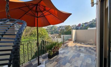 VENDE RESIDENCIA EN AGUILAS, SEGURIDAD, REMODELADA, AMPLIO JARDIN