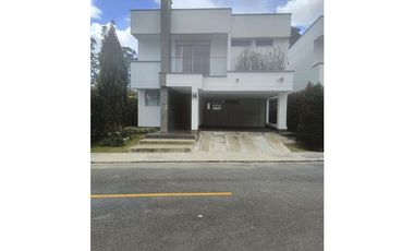 Venta de casa en el retiro