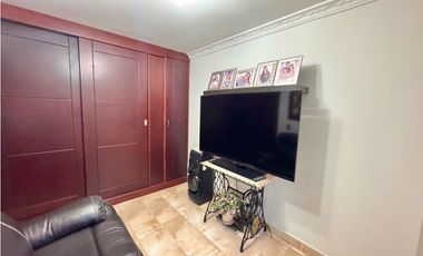 APARTAMENTO EN VENTA EN LOMA DEL INDIO PARTE BAJA - MEDELLN