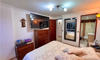 APARTAMENTO EN VENTA EN LOMA DEL INDIO PARTE BAJA - MEDELLN