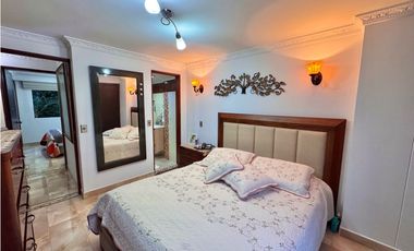 APARTAMENTO EN VENTA EN LOMA DEL INDIO PARTE BAJA - MEDELLN