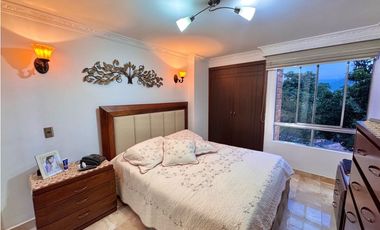 APARTAMENTO EN VENTA EN LOMA DEL INDIO PARTE BAJA - MEDELLN