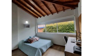 VENDO HEMOSA CASA EN SURAMERICA MUY AMPLIA CERCA  TODO MALL SURAMÉRICA
