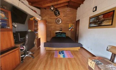 VENDO HERMOSA CASA EN SURAMÉRICA EXCELENTE UBICACION CERCA AL MALL