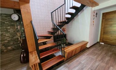 VENDO HERMOSA CASA EN SURAMÉRICA EXCELENTE UBICACION CERCA AL MALL