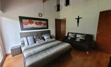 VENDO HERMOSA CASA EN SURAMÉRICA EXCELENTE UBICACION CERCA AL MALL