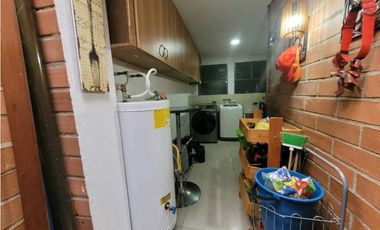 VENDO HERMOSA CASA EN SURAMÉRICA EXCELENTE UBICACION CERCA AL MALL