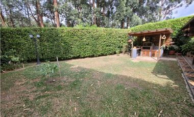 VENDO HERMOSA CASA EN SURAMÉRICA EXCELENTE UBICACION CERCA AL MALL