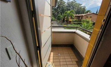 VENDO HERMOSA CASA EN SURAMÉRICA EXCELENTE UBICACION CERCA AL MALL