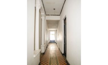 SE VENDE Y ARRIENDA CASA ESTILO REPUBLICANO EN AV.LIBERTADOR