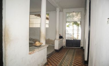 SE VENDE Y ARRIENDA CASA ESTILO REPUBLICANO EN AV.LIBERTADOR