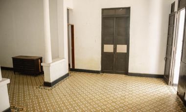 SE VENDE Y ARRIENDA CASA ESTILO REPUBLICANO EN AV.LIBERTADOR