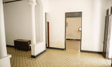 SE VENDE Y ARRIENDA CASA ESTILO REPUBLICANO EN AV.LIBERTADOR