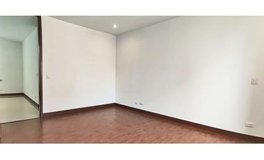 Vendo apto en perfecto estado Los Parras piso alto con buena vista