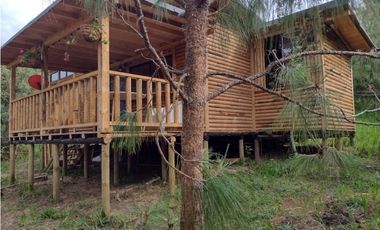VENTA DE CABAÑA EN SANTA ELENA