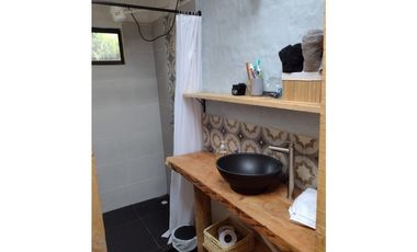 VENTA DE CABAÑA EN SANTA ELENA