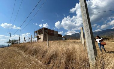 SE VENDE TERRENO EN ESQUINA CON VISTA PANORAMICA, UBICADO EN HUAYAPAM.