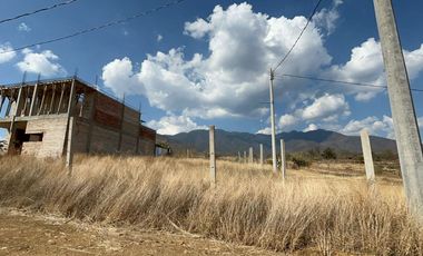 SE VENDE TERRENO EN ESQUINA CON VISTA PANORAMICA, UBICADO EN HUAYAPAM.